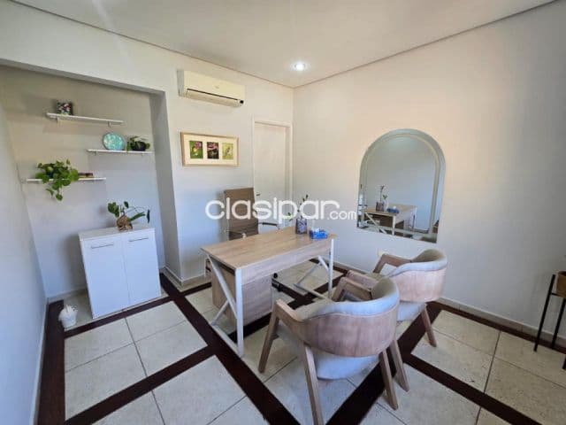 En Alquiler Espacio para consultorio en Barrio Herrera A329
