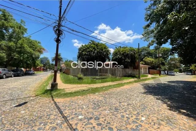 Amplio terreno en esquina 24 X 50 c/construcción detras paseo galería — foto 4