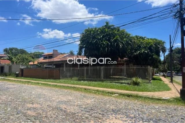 Amplio terreno en esquina 24 X 50 c/construcción detras paseo galería — foto 5