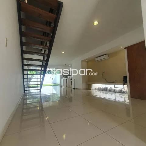 Duplex de 3 dormitorios en zona Garden Club y Shopping Plaza Madero de Luque — foto 5