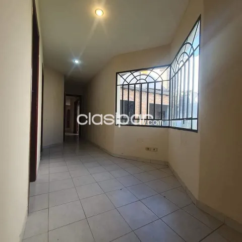 Casa de 3 dormitorios con piscina en Villa Aurelia zona Municipalidad de Asuncion, foto 3