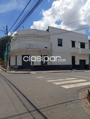 SALON Y OFICINAS en el centro de Asunción en la misma cuadra del Mall Excelsior