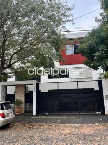 Los laureles, Villa Morra: Casa triplex ideal p/ vivienda u oficina, estilo vanguardista — foto 2