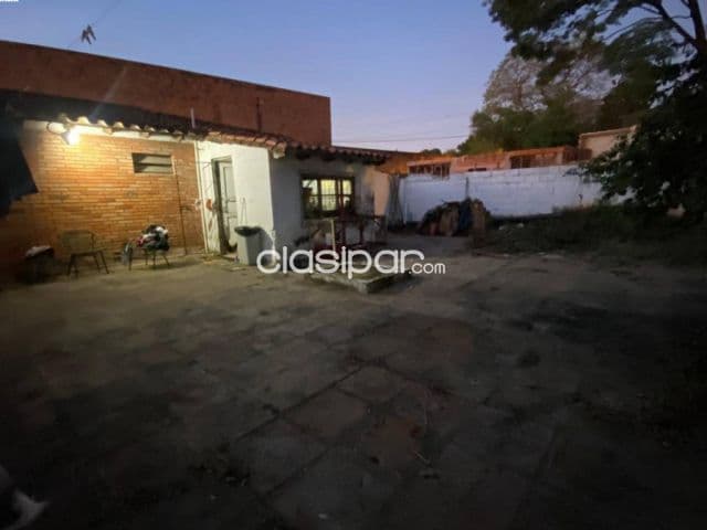 De terreno con casa a demoler en la ciudad de Fernando de la Mora zona sur, foto 1