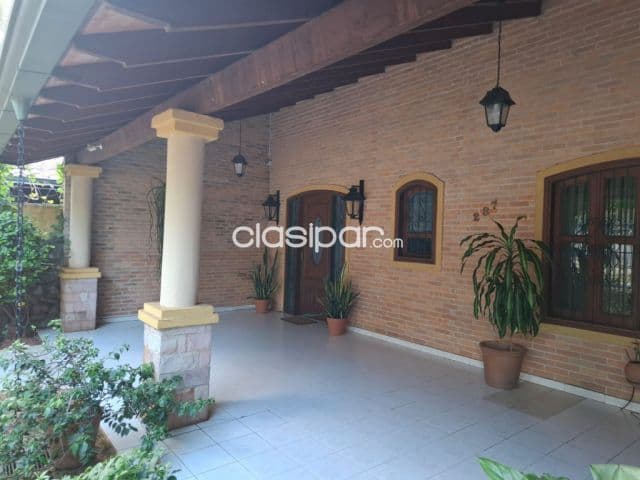Casa amplia 3 dormitorios en barrio santa librada asuncion