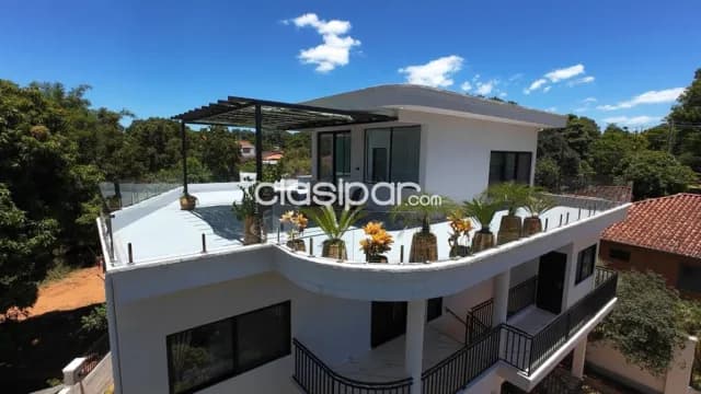 Dos departamentos, un hogar: Casa moderna con piscina y rooftop en Caacupé - adlerpy 449, foto 5