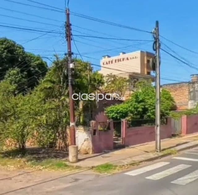 Se vende propiedad en barrio Herrera, Asunción