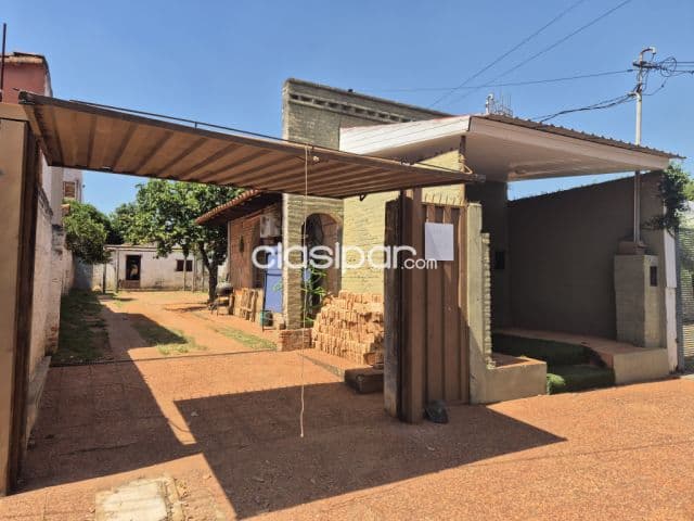 Terreno Comercial / Corporativo en Ykua Sati - 899 m2