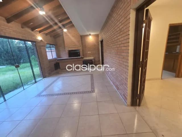 Casa sólida en alquiler zona Av Aviadores del Chaco — foto 5