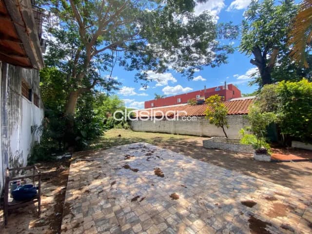 Oportunidad en barrio villa cerro corá - Lambaré amplio terreno en venta — foto 2