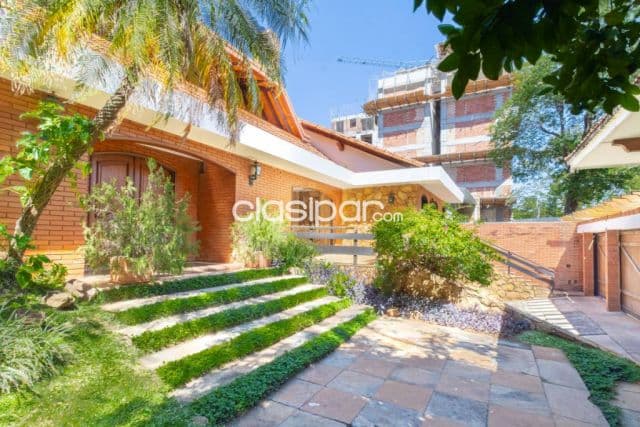 Residencia en el barrio mariscal estigarribia - Asunción