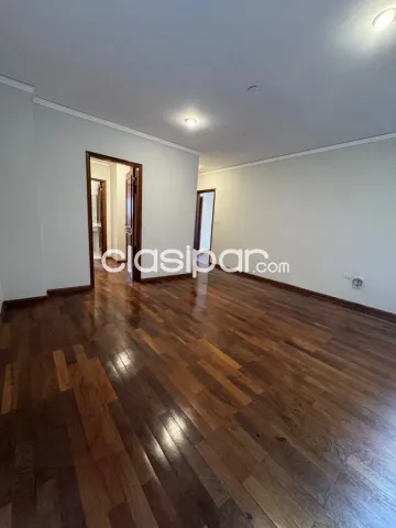 Mburucuya, prox. Shop del sol: Elegante residencia, 3 suites, amplios ambientes, piscina, foto 5