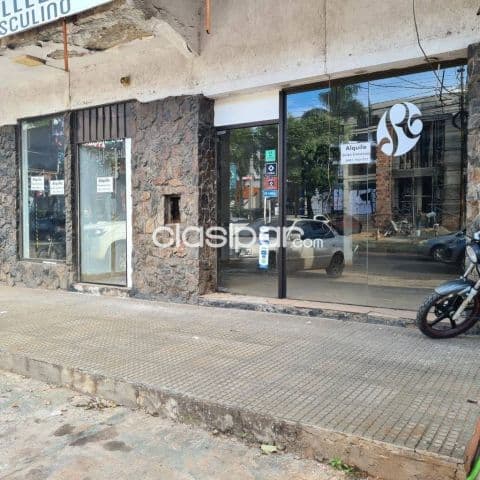 Salón comercial sobre avda. Mcal lópez