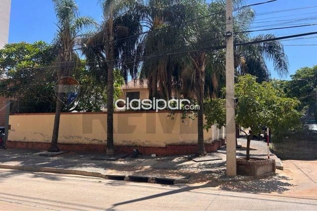 Residencia en esquina sobre Molas Lopez — foto 1