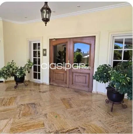 Manorá: Elegante semi-piso estilo frances, 3 suites, amplia recepcion, piscina, parques, foto 3