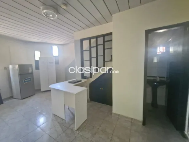 Loma pyta: Vendo/ alquilo, impecable deposito comercial, importante ubicación — foto 5