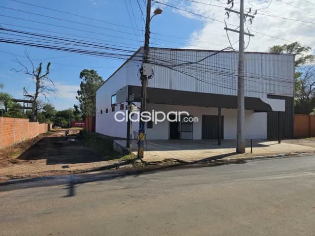 Luque / los jardines oportunidad!: Impecable deposito en venta, pisos de hormigón, showroo, foto 2