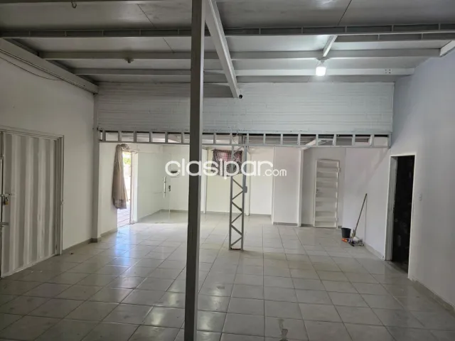 Luque / los jardines oportunidad!: Impecable deposito en venta, pisos de hormigón, showroo, foto 3