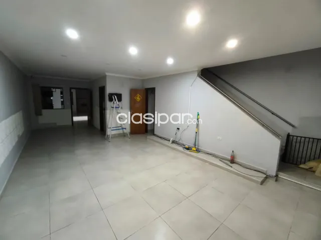 Cda. Nueva, pettirossi: Vendo/alquilo, residencia 3 niveles + deposito, grandes ambientes, foto 3
