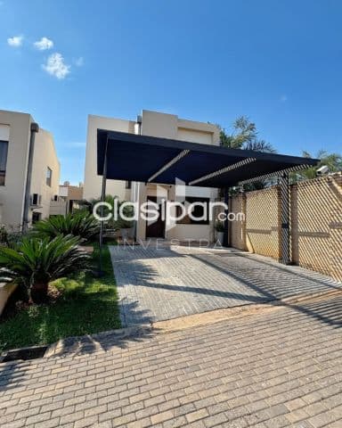 Coqueta casa en barrio cerrado en Luque, zona los jardines...!!!