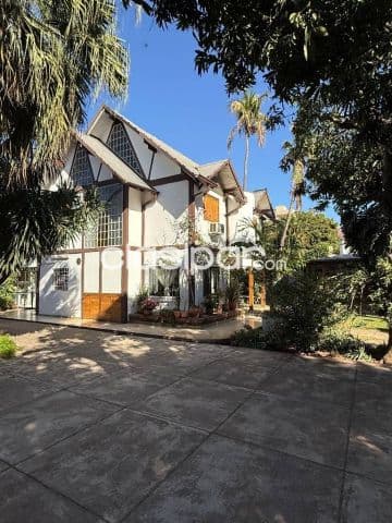 Amplia propiedad en venta en asuncion - barrio mcal. Estigarribia