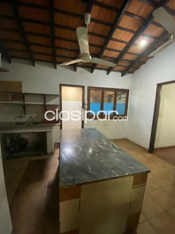 casa con local gastronómico en el barrio Pettirossi de Asunción, foto 5