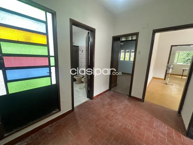 Oferta de amplia residencia de 5 dormitorios + área de servicio + patio en barrio Recoleta — foto 3