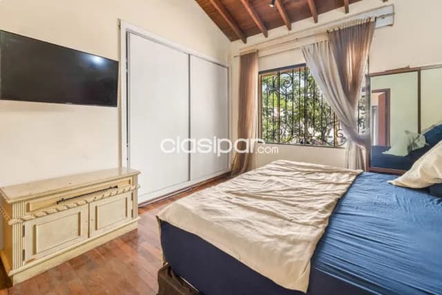 Residencia en esquina sobre molas lopez barrio mburucuya, foto 4