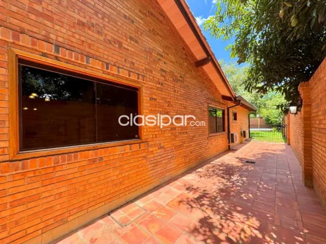 Casa Quinta en Barrio Colón con Amplio Entorno Arbolado — foto 2