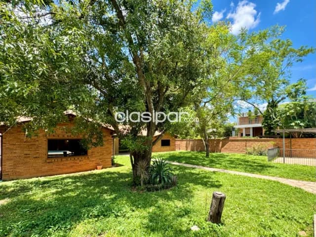 Casa Quinta en Barrio Colón con Amplio Entorno Arbolado — foto 3