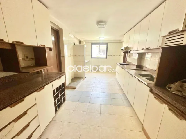 En Alquiler Amplio Departamento de 2 Habitaciones con Área de Servicio - B° Las Mercedes, foto 4