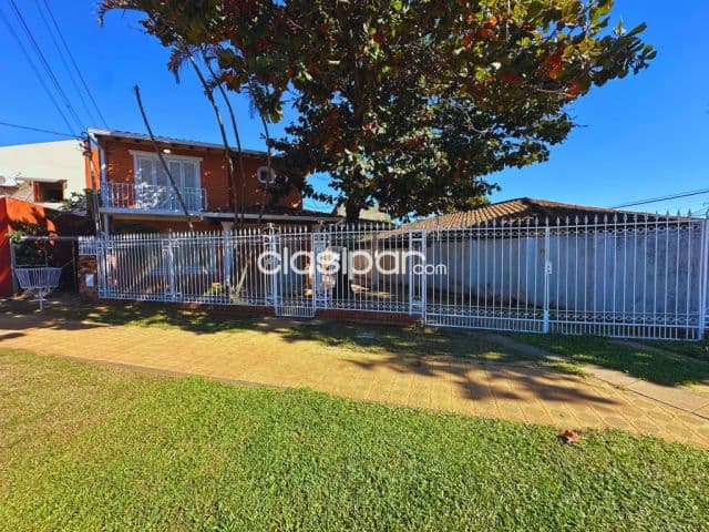 Casa de 2 pisos Campo Grande Luque (Zona CIT)