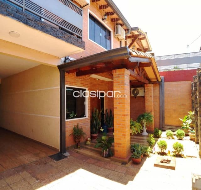 hermosa propiedad en la ciudad de Villa Elisa — foto 1
