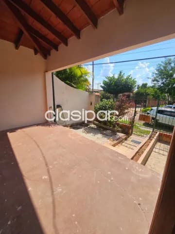 Casa de 4 dormitorios con salon comercial en Ñemby barrio Pai Ñu en esquina, foto 4