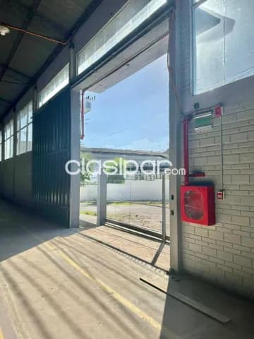 En Alquiler Depósito con Showroom y Oficina de en Asunción A480 — foto 4