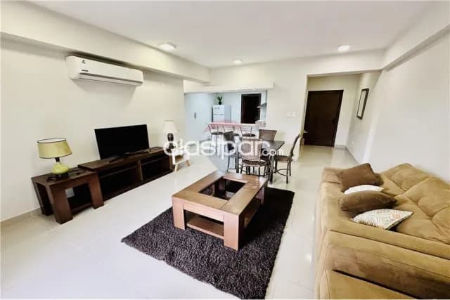 Departamento Amoblado de Dos Dormitorios con Cochera — foto 3