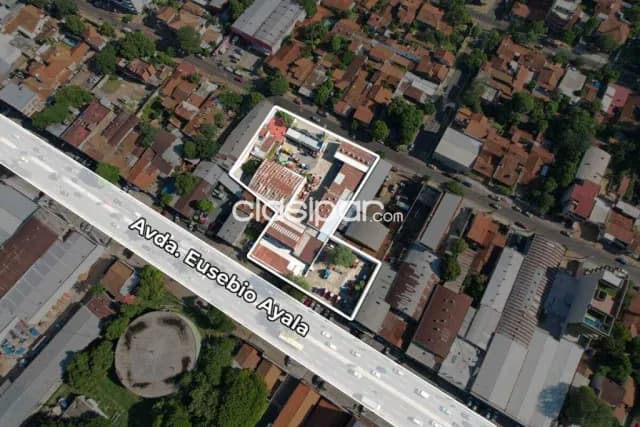 Importante propiedad en ubicación estratégica sobre av. E. Ayala, barrio mburicao — foto 3