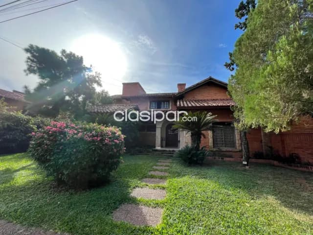 Amplia casa de 4 dormitorios con escritorio en culdesac - lho7800426 — foto 2