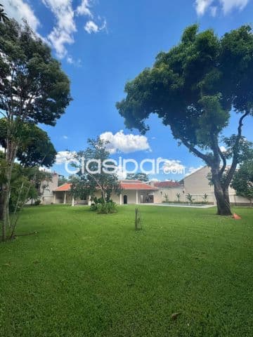 Ykua sati, goethe: Lujosa residencia colonial, 720 m2 de calle a calle, 4 dormit, amplio p