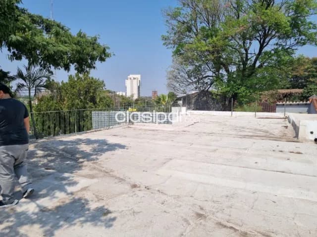 casa a refaccionar con terreno de 663 m2 zona avenida felix Bogado Asunción, foto 2
