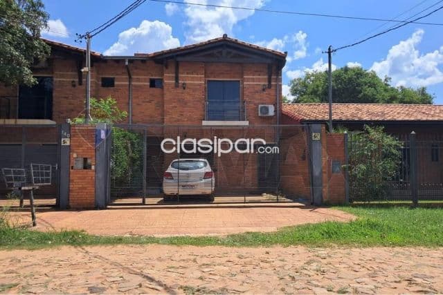Duplex con Piscina a pocas cuadras de las Avenidas Itá Ybaté y Brítez Borges