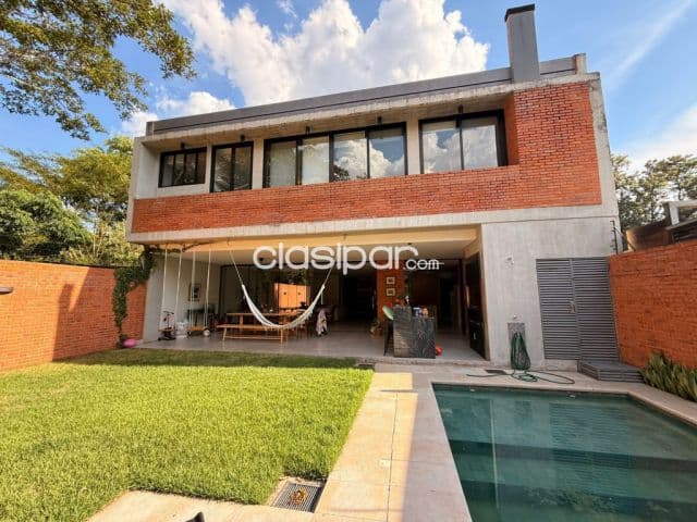 Prox. Goethe, ykua satí: Elegante residencia, 4 suites, jardín, piscina, muy distinguida!!