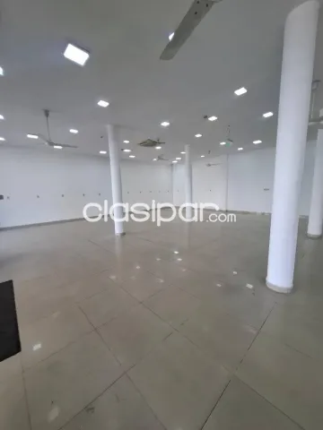 Salón comercial de 2 pisos y 374 m2 en el centro de San Lorenzo — foto 3
