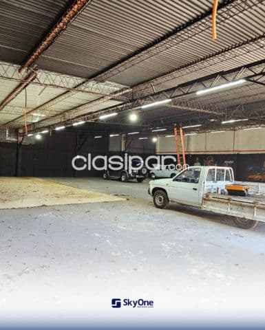 Showroom con oficinas y deposito los laureles