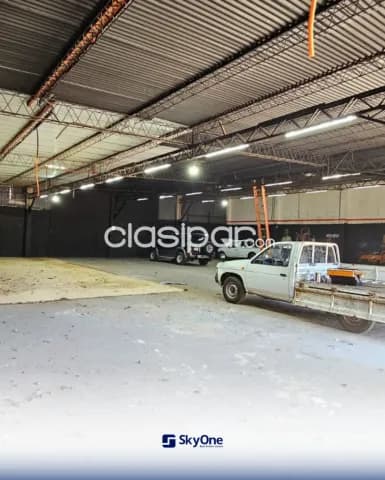 Showroom con oficinas y deposito los laureles — foto 2