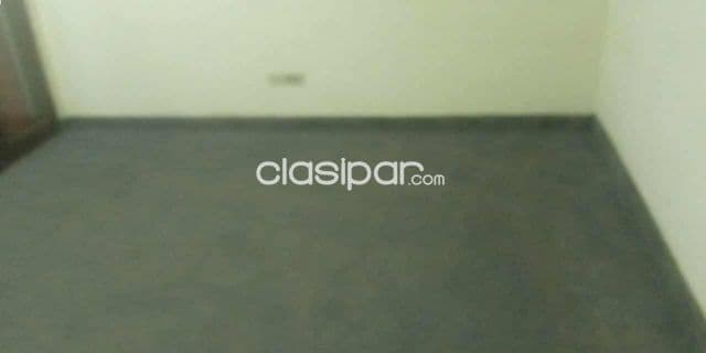 en el centro mismo de asuncion un local con baño ideal para oficina — foto 1