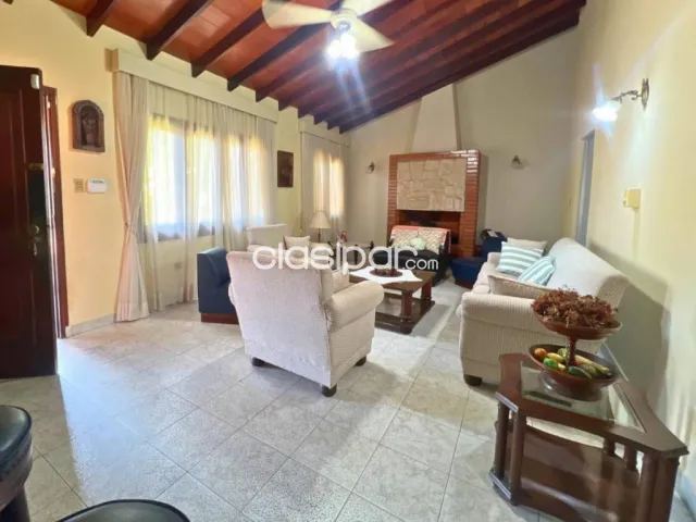 A Precio De Oferta Amplia Casa De 5 Dormitorios Y Piscina En Barrio Los Laureles, foto 4