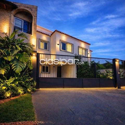 Casa pareada en barrio mburucuyá — foto 1