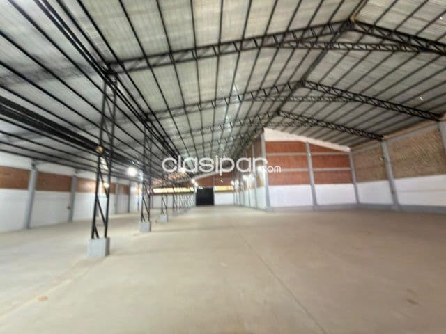 Parque Industrial con Showroom - San Lorenzo - Zona Palacio de Justicia — foto 1