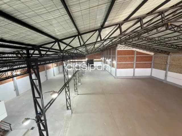 Parque Industrial con Showroom - San Lorenzo - Zona Palacio de Justicia — foto 4